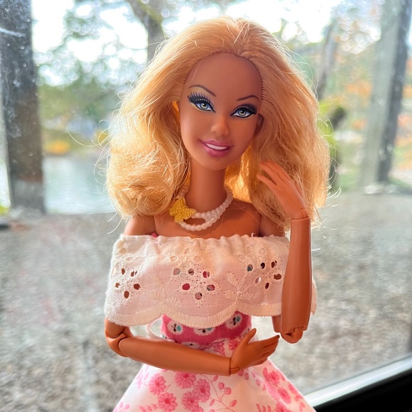 Barbie Doll 2009 Basics Collection 001, Model 06 - Picture 1 of 8